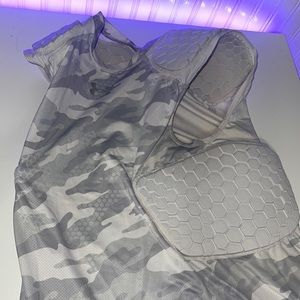 Under Armour 5-pad Top